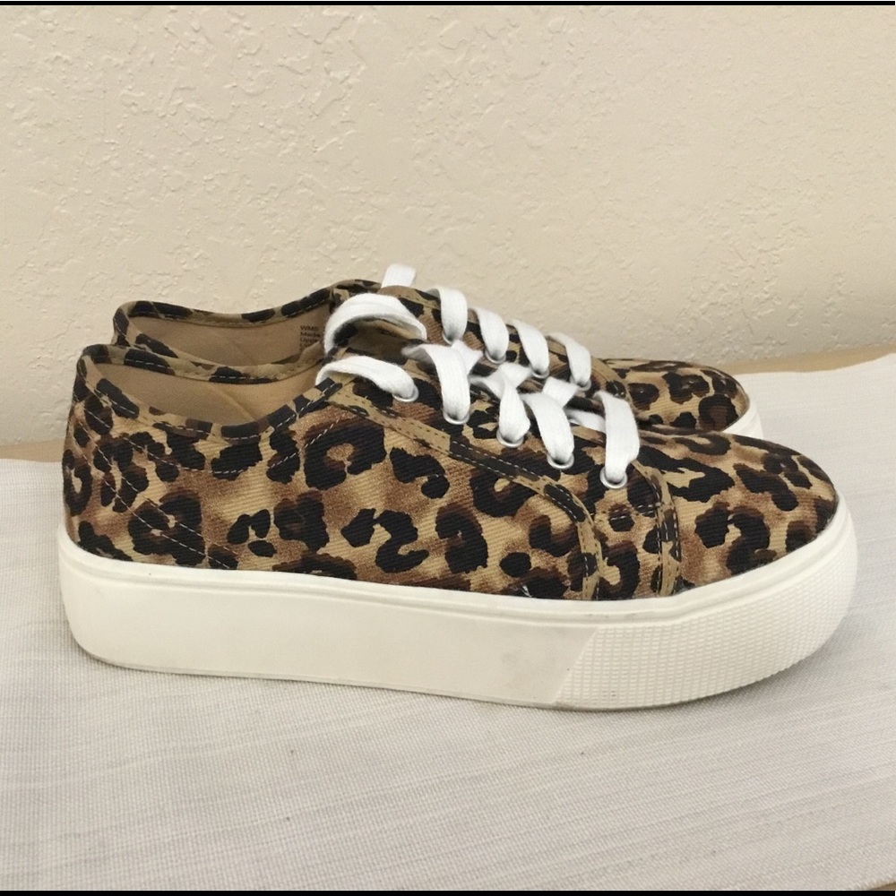 SO Leopard Canvas Platform Sneaker Sz.8